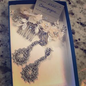 Bridal hair comb and earrings
